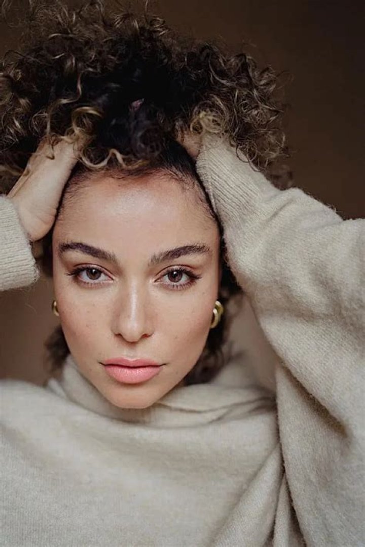 Unveiling The Allure Of Alexandra Schouteden On Instagram