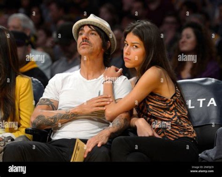 Unraveling The Romantic Life Of Anthony Kiedis: Who Is His Girlfriend?