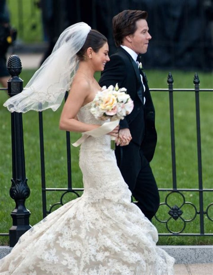Unveiling The Magic Of Ashton Kutcher And Mila Kunis Wedding