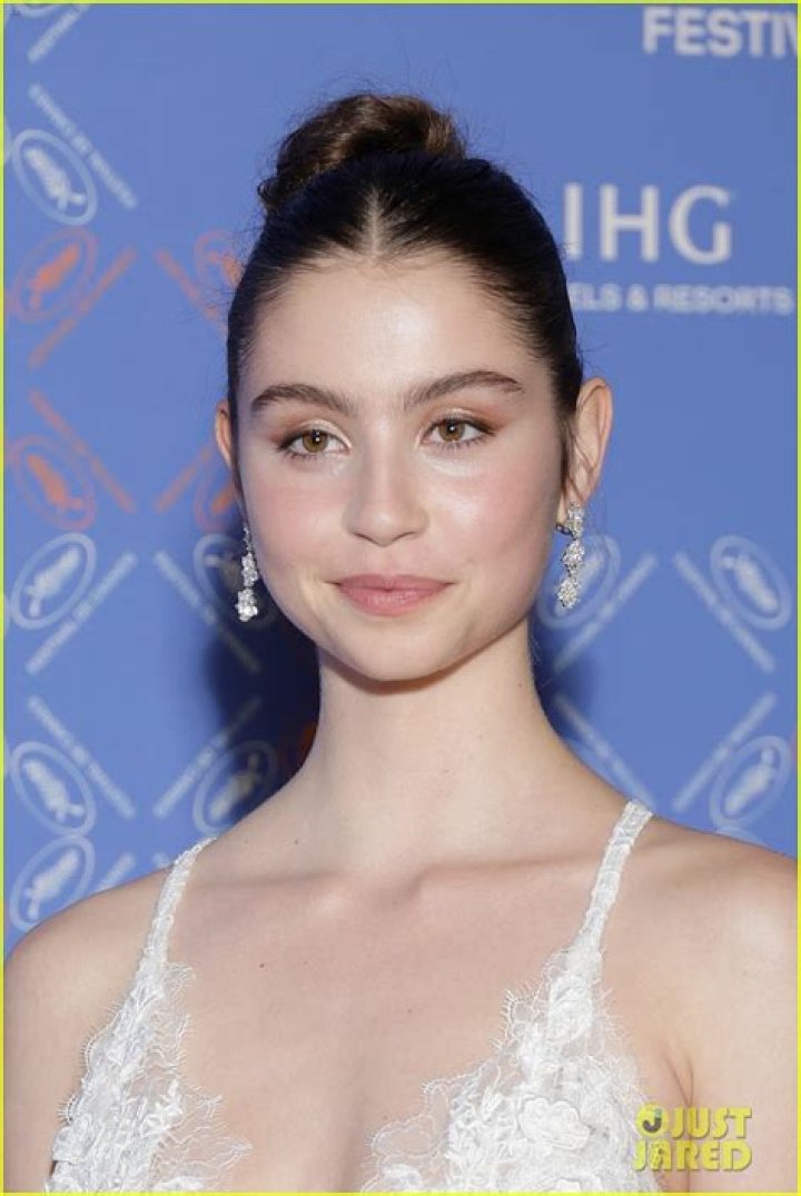 Meet Carys Zeta Douglas: Daughter Of Hollywood Royalty