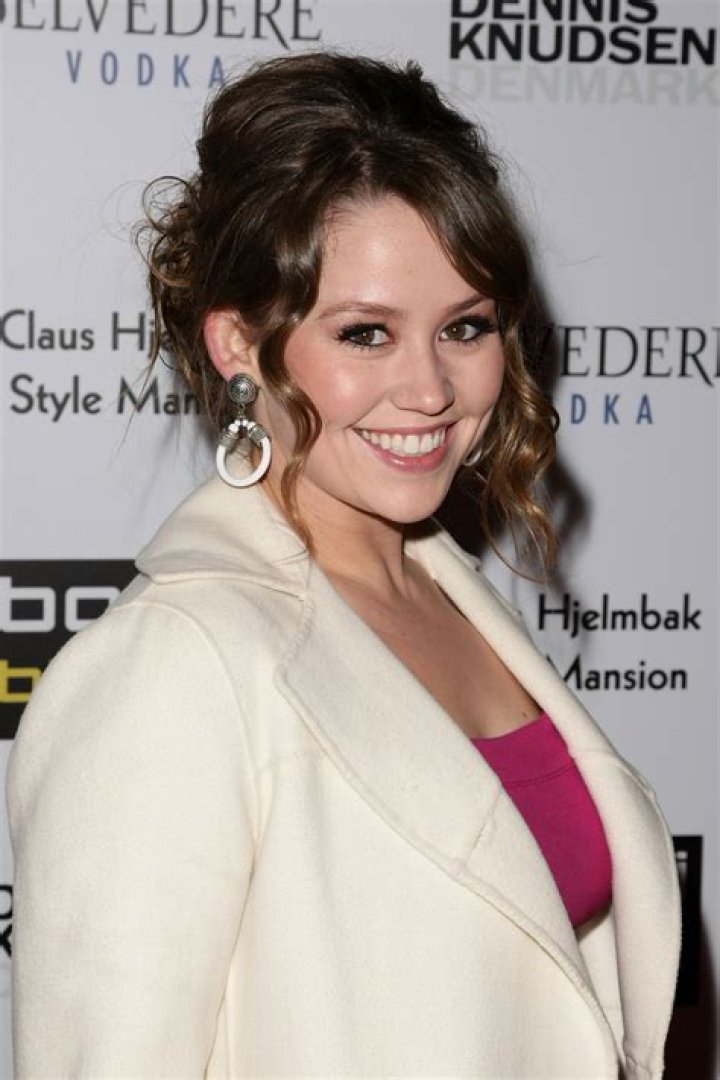 Discovering Jane Carrey: The Journey Of A Talented Artist