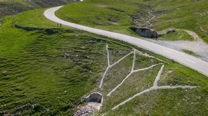 Unraveling The Tour De Suisse Gino Crash Video: A Closer Look